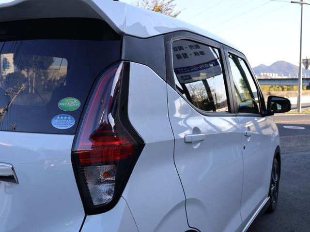 ★ステアリングスイッチ★コーナーセンサー★Ｂｌｕｅｔｏｏｔｈ★ＤＶＤ★アイドリングストップ★ドアミラーウインカー★プッシュスタート★保証書有り