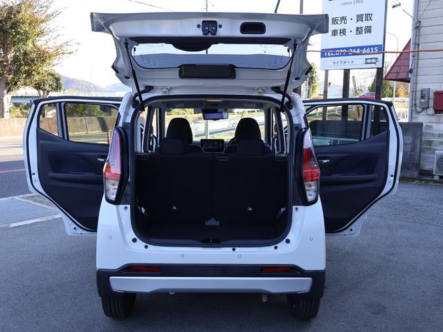 ★ステアリングスイッチ★コーナーセンサー★Ｂｌｕｅｔｏｏｔｈ★ＤＶＤ★アイドリングストップ★ドアミラーウインカー★プッシュスタート★保証書有り