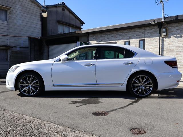 ＬＳ ＬＳ４６０　・レクサスプレミアムサウンドシステム・純正ナビ・フルセグＴＶ・バックカメラ・三眼ＬＥＤライト・フォグ・社外２０ＡＷ・ＥＴＣ・ステアリングヒーター・クリアランスソナー・エンジンスターター・クルコン（18枚目）