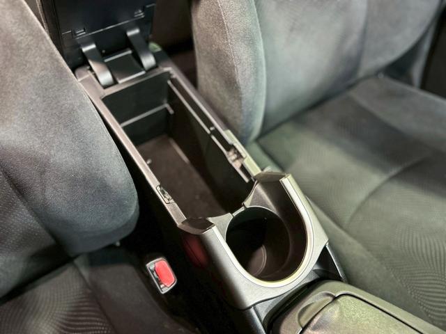 プリウス Ｓ　エイムゲンフルエアロ　車高調　ＬＥＤテール　大型ナビＴＶ　ＡＬＰＩＮＥ　ウーファー　カロッツェリアスピーカー＆ツイーター　ｗｏｒｋ１９インチアルミ　自動格納ミラー　バックカメラ（65枚目）
