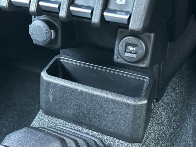 ジムニー XC リフトアップ 社外前後バンパー LEDヘッド 衝突軽減 ディスプレイオーディオ 禁煙 シ-トヒ-タ- フルフラット 衝突安全ボディ フルタイム4WD 横滑防止 パワーウィンド オートマチックハイビーム(6枚目)