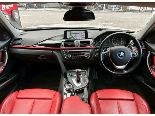 ３シリーズ ３２０ｄ　スポーツ　ハーマンカードン　赤革　サンルーフ　全周囲カメラ　衝突軽減　ＥＴＣ　ナビ　ＴＶ　電動シート　アクティブクルーズコントロール（2枚目）