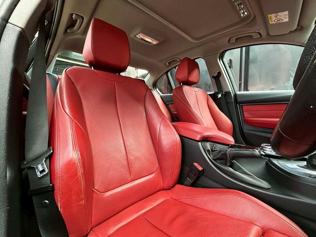 ３シリーズ ３２０ｄ　スポーツ　ハーマンカードン　赤革　サンルーフ　全周囲カメラ　衝突軽減　ＥＴＣ　ナビ　ＴＶ　電動シート　アクティブクルーズコントロール（33枚目）