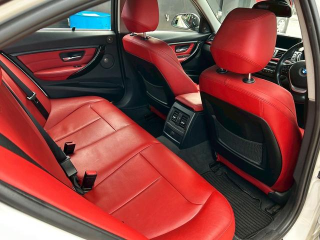 ３シリーズ ３２０ｄ　スポーツ　ハーマンカードン　赤革　サンルーフ　全周囲カメラ　衝突軽減　ＥＴＣ　ナビ　ＴＶ　電動シート　アクティブクルーズコントロール（36枚目）