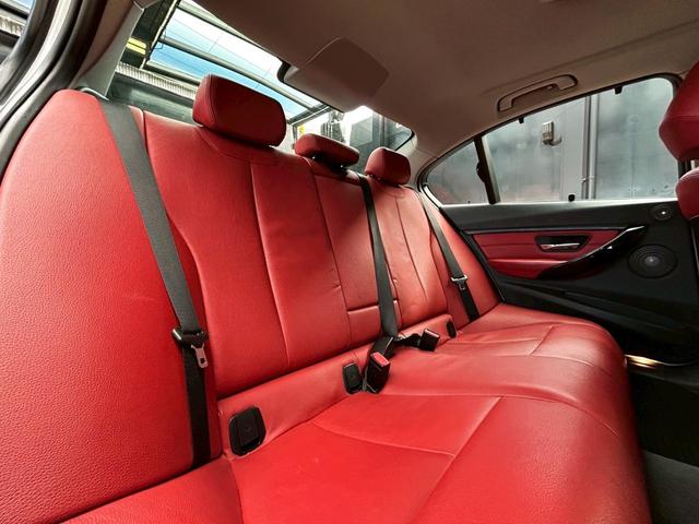 ３シリーズ ３２０ｄ　スポーツ　ハーマンカードン　赤革　サンルーフ　全周囲カメラ　衝突軽減　ＥＴＣ　ナビ　ＴＶ　電動シート　アクティブクルーズコントロール（37枚目）