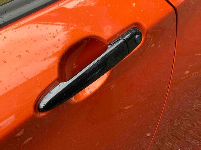 コペン ローブ　オープンカー　ＥＴＣ　バックカメラ　ナビ　オートライト　ＬＥＤヘッドランプ　ＭＴ　スマートキー　シートヒーター　アルミホイール　盗難防止システム　衝突安全ボディ　ＡＢＳ　ＥＳＣ　Ｂｌｕｅｔｏｏｔｈ（22枚目）