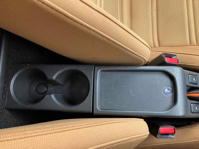 コペン ローブ　オープンカー　ＥＴＣ　バックカメラ　ナビ　オートライト　ＬＥＤヘッドランプ　ＭＴ　スマートキー　シートヒーター　アルミホイール　盗難防止システム　衝突安全ボディ　ＡＢＳ　ＥＳＣ　Ｂｌｕｅｔｏｏｔｈ（33枚目）