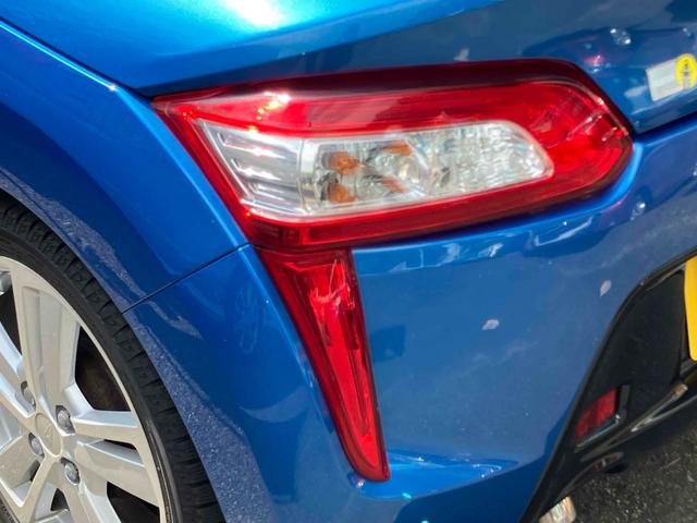 コペン ローブ　Ｓ　ナビ　ＴＶ　ＬＥＤヘッドランプ　スマートキー　アイドリングストップ　シートヒーター　ＣＶＴ　盗難防止システム　ＡＢＳ　ＥＳＣ　ＣＤ　ＵＳＢ　Ｂｌｕｅｔｏｏｔｈ　アルミホイール　衝突安全ボディ　エアコン（17枚目）