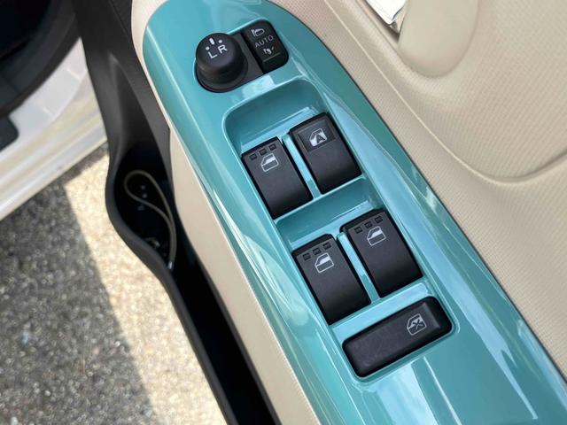 ムーヴキャンバス Ｘメイクアップリミテッド　ＳＡＩＩＩ　全周囲カメラ　両側電動スライドドア　ナビ　ＴＶ　衝突被害軽減システム　オートマチックハイビーム　オートライト　スマートキー　アイドリングストップ　電動格納ミラー　ベンチシート　ＣＶＴ　盗難防止システム（12枚目）