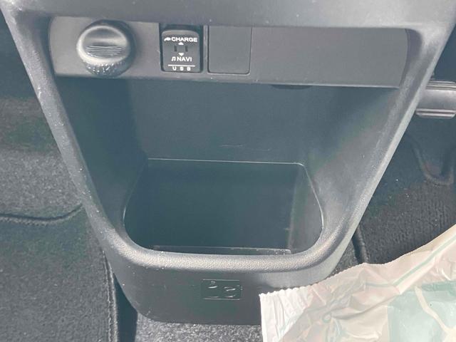 ムーヴキャンバス Ｘメイクアップリミテッド　ＳＡＩＩＩ　全周囲カメラ　両側電動スライドドア　ナビ　ＴＶ　衝突被害軽減システム　オートマチックハイビーム　オートライト　スマートキー　アイドリングストップ　電動格納ミラー　ベンチシート　ＣＶＴ　盗難防止システム（41枚目）