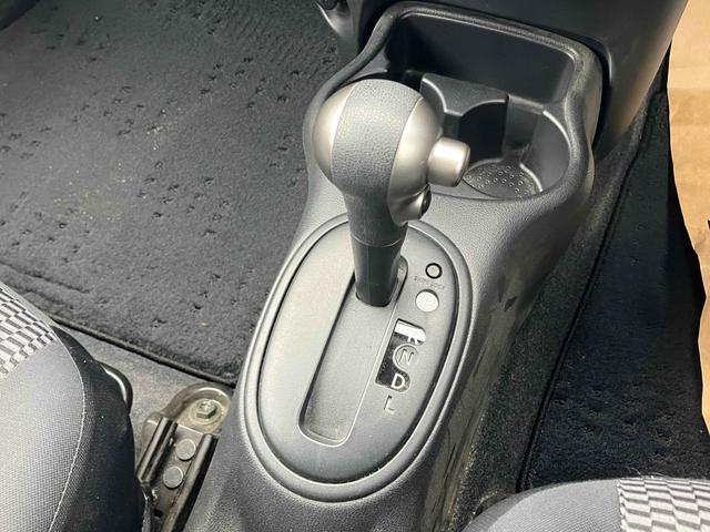 マーチ ニスモ　ワンオーナー　アルミホイール　オートライト　スマートキー　アイドリングストップ　電動格納ミラー　ＣＶＴ　盗難防止システム　衝突安全ボディ　ＡＢＳ　ＥＳＣ　ＣＤ　ミュージックプレイヤー接続可　エアコン（6枚目）