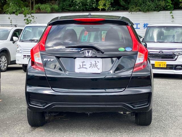 フィット １３Ｇ・Ｌ　ホンダセンシング　ＥＴＣ　バックカメラ　オートクルーズコントロール　レーンアシスト　衝突被害軽減システム　オートライト　ＬＥＤヘッドランプ　スマートキー　アイドリングストップ　電動格納ミラー　ＣＶＴ　盗難防止システム（16枚目）