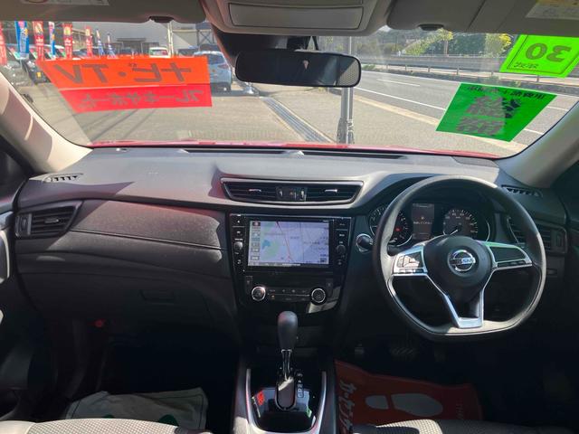 エクストレイル ２０Ｓ　ハイブリッド　ＥＴＣ　バックカメラ　クリアランスソナー　衝突被害軽減システム　ナビ　ＴＶ　アルミホイール　スマートキー　ＣＶＴ　盗難防止システム　衝突安全ボディ　ＣＤ　ＤＶＤ再生　ブルーレイ（2枚目）