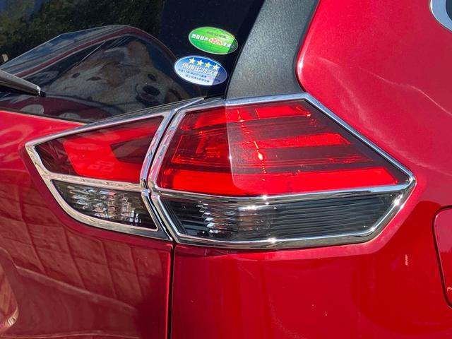 エクストレイル ２０Ｓ　ハイブリッド　ＥＴＣ　バックカメラ　クリアランスソナー　衝突被害軽減システム　ナビ　ＴＶ　アルミホイール　スマートキー　ＣＶＴ　盗難防止システム　衝突安全ボディ　ＣＤ　ＤＶＤ再生　ブルーレイ（30枚目）