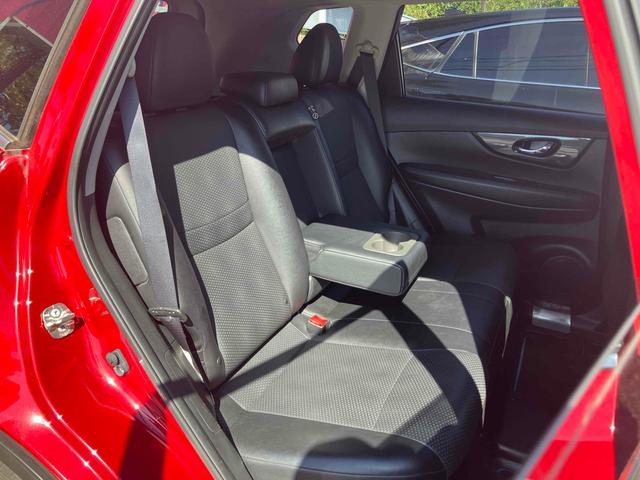 エクストレイル ２０Ｓ　ハイブリッド　ＥＴＣ　バックカメラ　クリアランスソナー　衝突被害軽減システム　ナビ　ＴＶ　アルミホイール　スマートキー　ＣＶＴ　盗難防止システム　衝突安全ボディ　ＣＤ　ＤＶＤ再生　ブルーレイ（38枚目）