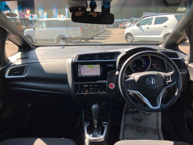 フィット １３Ｇ・モデューロスタイル　ホンダセンシング　ワンオーナー　禁煙車　ドライブレコーダー　ＥＴＣ　バックカメラ　ナビ　ＴＶ　オートクルーズコントロール　レーンアシスト　衝突被害軽減システム　アルミホイール　オートライト　ＬＥＤヘッドランプ（2枚目）
