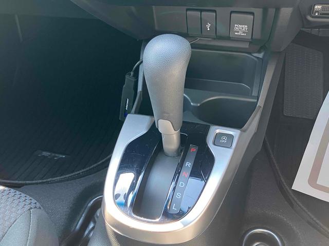 フィット １３Ｇ・モデューロスタイル　ホンダセンシング　ワンオーナー　禁煙車　ドライブレコーダー　ＥＴＣ　バックカメラ　ナビ　ＴＶ　オートクルーズコントロール　レーンアシスト　衝突被害軽減システム　アルミホイール　オートライト　ＬＥＤヘッドランプ（8枚目）