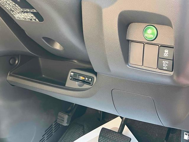 Ｎ－ＯＮＥ スタンダード・Ｌ　ＥＴＣ　バックカメラ　ナビ　ＴＶ　オートライト　ＨＩＤ　スマートキー　アイドリングストップ　電動格納ミラー　ベンチシート　ＣＶＴ　盗難防止システム　ＡＢＳ　ＥＳＣ　ＣＤ　ＤＶＤ再生　ＵＳＢ（9枚目）