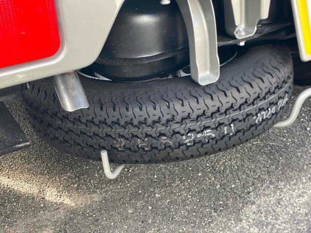 スーパーキャリイ 　４ＷＤ　届け出済み未使用車　軽トラック　ＡＴ　衝突被害軽減システム　クリアランスソナー　レーンアシスト　アイドリングストップ　オートライト　ＥＳＣ　エアコン　パワーステアリング　パワーウィンドウ（10枚目）