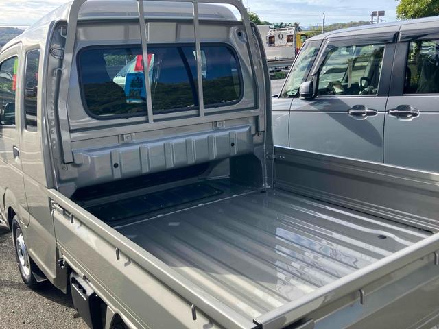 スーパーキャリイ 　４ＷＤ　届け出済み未使用車　軽トラック　ＡＴ　衝突被害軽減システム　クリアランスソナー　レーンアシスト　アイドリングストップ　オートライト　ＥＳＣ　エアコン　パワーステアリング　パワーウィンドウ（17枚目）