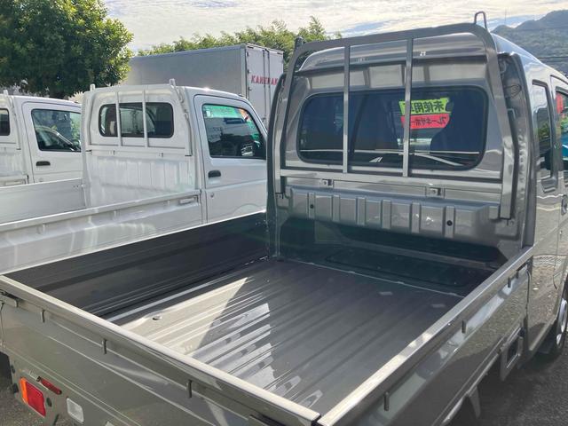 スーパーキャリイ 　４ＷＤ　届け出済み未使用車　軽トラック　ＡＴ　衝突被害軽減システム　クリアランスソナー　レーンアシスト　アイドリングストップ　オートライト　ＥＳＣ　エアコン　パワーステアリング　パワーウィンドウ（19枚目）