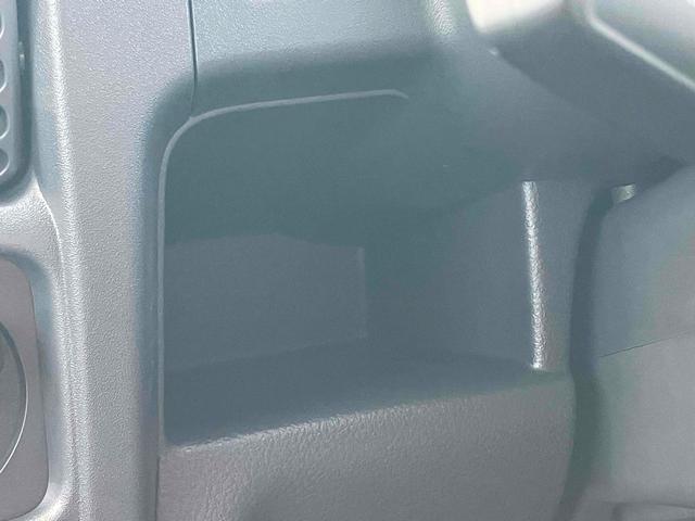 スーパーキャリイ 　４ＷＤ　届け出済み未使用車　軽トラック　ＡＴ　衝突被害軽減システム　クリアランスソナー　レーンアシスト　アイドリングストップ　オートライト　ＥＳＣ　エアコン　パワーステアリング　パワーウィンドウ（30枚目）