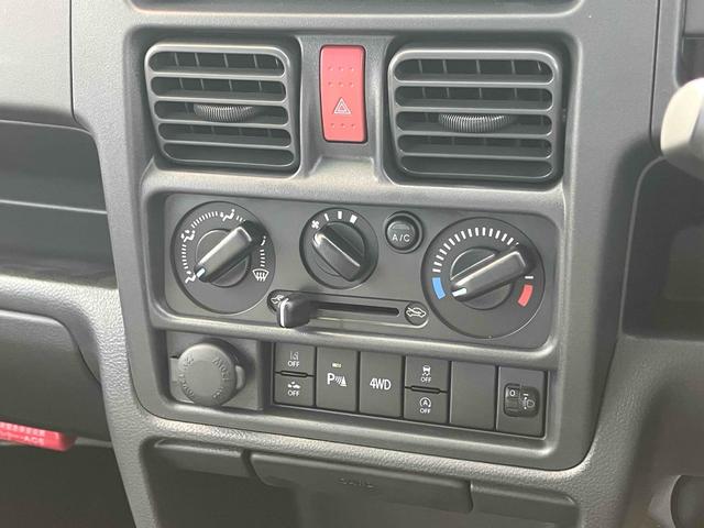 スーパーキャリイ 　４ＷＤ　届け出済み未使用車　軽トラック　ＡＴ　衝突被害軽減システム　クリアランスソナー　レーンアシスト　アイドリングストップ　オートライト　ＥＳＣ　エアコン　パワーステアリング　パワーウィンドウ（31枚目）