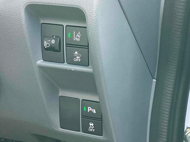 クリアランスソナー付きなので障害物をセンサーで感知し、ドライバーに衝突の危険を知らせてくれます☆