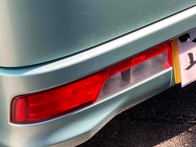 エブリイワゴン ＰＺターボスペシャル　レンタカーアップ　ＥＴＣ　バックカメラ　両側電動スライドドア　ナビ　ＴＶ　衝突被害軽減システム　オートライト　ＨＩＤ　スマートキー　電動格納ミラー　ベンチシート　ＡＴ　盗難防止システム　ＡＢＳ　ＥＳＣ（11枚目）