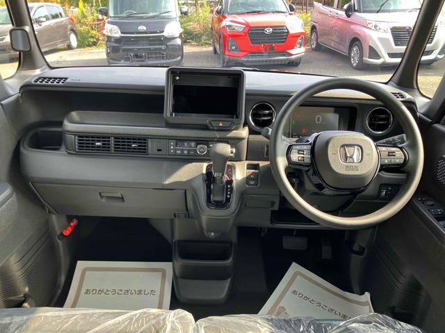 Ｎ－ＢＯＸカスタム ベースグレード　バックカメラ　両側スライド・片側電動　クリアランスソナー　オートクルーズコントロール　衝突被害軽減システム　オートライト　ＬＥＤヘッドランプ　スマートキー　アイドリングストップ　電動格納ミラー（2枚目）