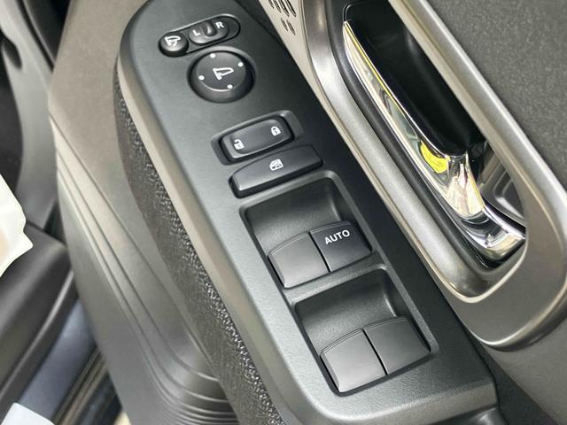 Ｎ－ＢＯＸカスタム ベースグレード　バックカメラ　両側スライド・片側電動　クリアランスソナー　オートクルーズコントロール　衝突被害軽減システム　オートライト　ＬＥＤヘッドランプ　スマートキー　アイドリングストップ　電動格納ミラー（6枚目）