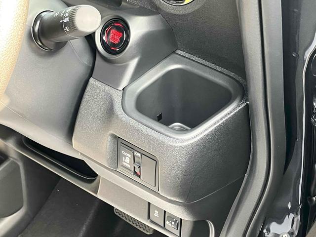 Ｎ－ＢＯＸカスタム ベースグレード　バックカメラ　両側スライド・片側電動　クリアランスソナー　オートクルーズコントロール　衝突被害軽減システム　オートライト　ＬＥＤヘッドランプ　スマートキー　アイドリングストップ　電動格納ミラー（32枚目）
