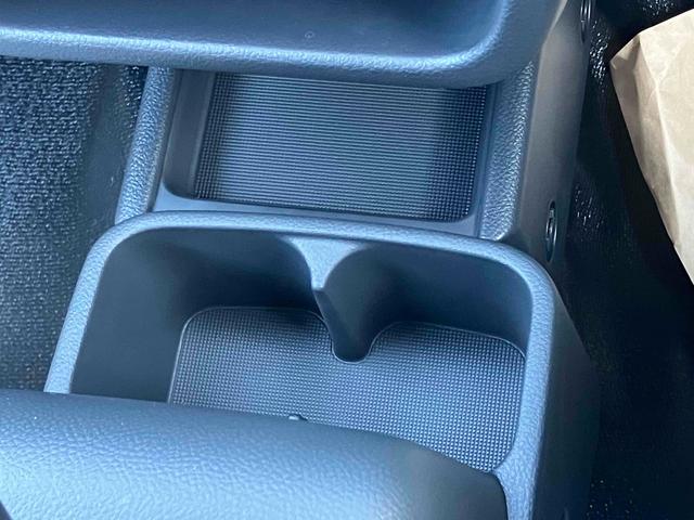 スーパーキャリイ 　ＡＴ　衝突被害軽減システム　クリアランスソナー　レーンアシスト　アイドリングストップ　オートライト　ＥＳＣ　エアコン　パワーステアリング　パワーウィンドウ（37枚目）