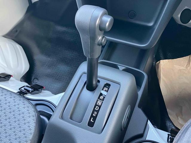 スーパーキャリイ 　ＡＴ　衝突被害軽減システム　クリアランスソナー　レーンアシスト　アイドリングストップ　オートライト　ＥＳＣ　エアコン　パワーステアリング　パワーウィンドウ（38枚目）