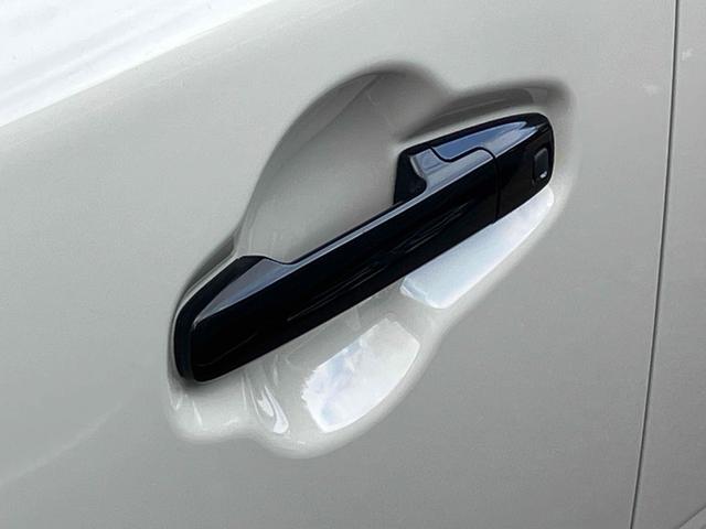 ハスラー タフワイルド　クリアランスソナー　オートクルーズコントロール　レーンアシスト　衝突被害軽減システム　オートライト　スマートキー　アイドリングストップ　電動格納ミラー　シートヒーター　ＣＶＴ　ＥＳＣ　ルーフレール（8枚目）