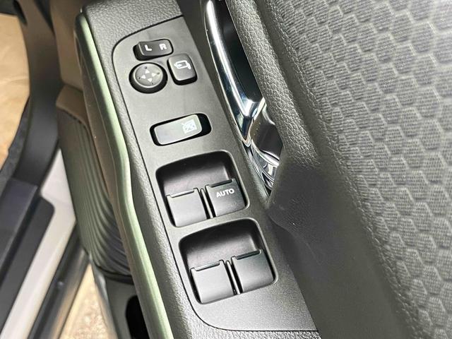 ハスラー タフワイルド　クリアランスソナー　オートクルーズコントロール　レーンアシスト　衝突被害軽減システム　オートライト　スマートキー　アイドリングストップ　電動格納ミラー　シートヒーター　ＣＶＴ　ＥＳＣ　ルーフレール（29枚目）