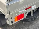 　４ＷＤ　届け出済み未使用車　軽トラック　ＡＴ　衝突被害軽減システム　クリアランスソナー　レーンアシスト　アイドリングストップ　オートライト　ＥＳＣ　エアコン　パワーステアリング　パワーウィンドウ（9枚目）