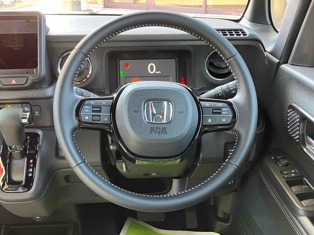 N-BOXカスタム コーディネートスタイル 4WD 届け出済み未使用車 バックカメラ 両側電動スライドドア クリアランスソナー オートクルーズコントロール レーンアシスト 衝突被害軽減システム オートライト LEDヘッドランプ スマートキー(3枚目)