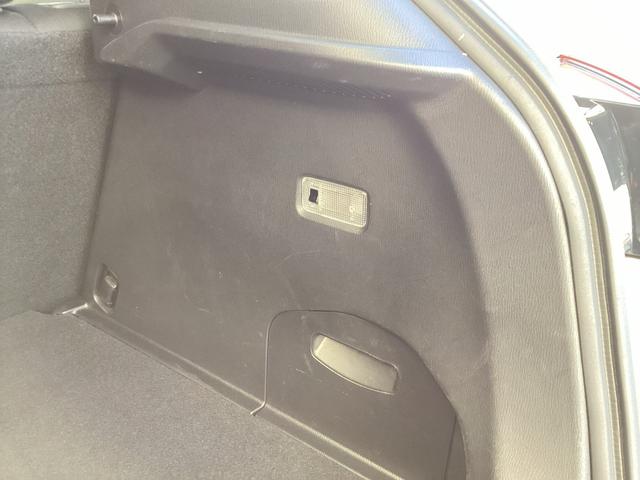 �g�����N�ɂ����C�g���t���Ă���̂ŁA�Â����Ԃł����S�I�I