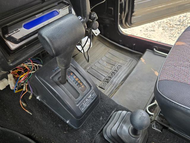 ジムニー ワイルドウインドリミテッド　オートマ　４ＷＤ　ルーフキャリア　走行距離９９９００ｋｍ　エアコン　パワステ（29枚目）