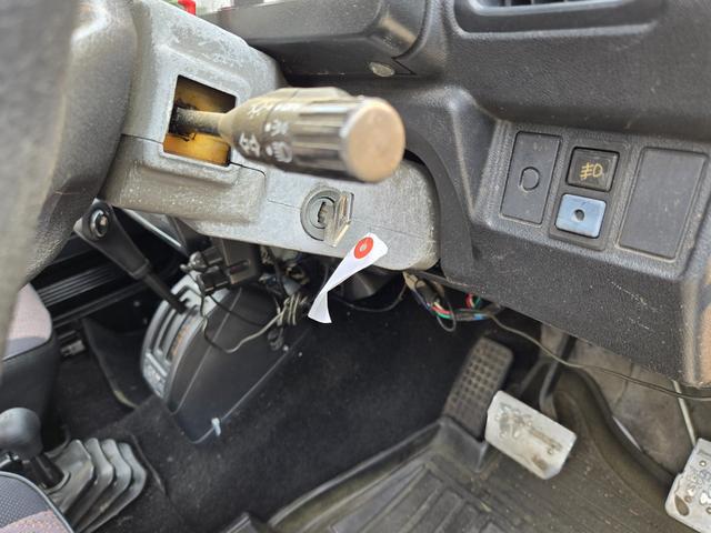 ジムニー ワイルドウインドリミテッド　オートマ　４ＷＤ　ルーフキャリア　走行距離９９９００ｋｍ　エアコン　パワステ（33枚目）