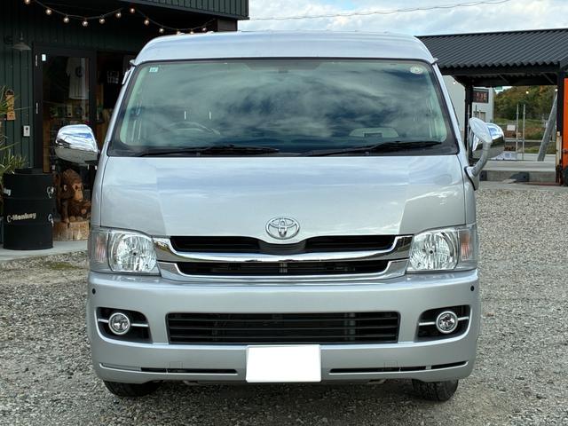 ハイエースバン ロングワイドスーパーＧＬ　ルーフエアコン　ベッド　車中泊仕様　アルミコンテナ６個　ＥＴＣ　ナビ　バックカメラ　内装ウッド仕上げ（4枚目）