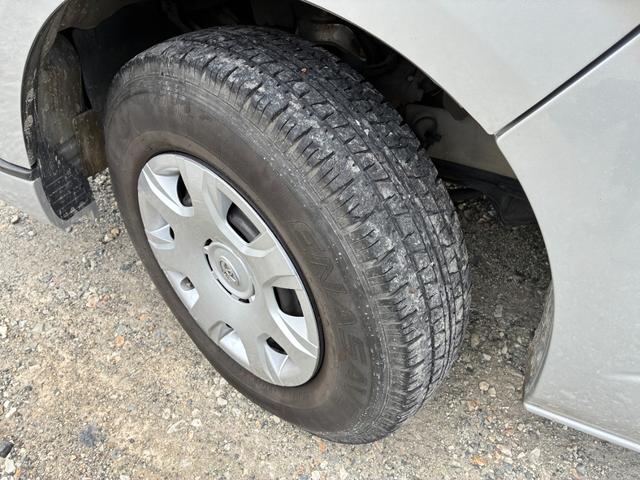 ハイエースバン ロングワイドスーパーＧＬ　ルーフエアコン　ベッド　車中泊仕様　アルミコンテナ６個　ＥＴＣ　ナビ　バックカメラ　内装ウッド仕上げ（13枚目）