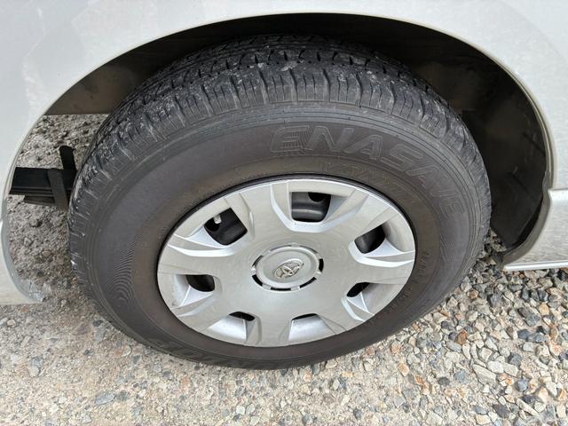 ハイエースバン ロングワイドスーパーＧＬ　ルーフエアコン　ベッド　車中泊仕様　アルミコンテナ６個　ＥＴＣ　ナビ　バックカメラ　内装ウッド仕上げ（16枚目）