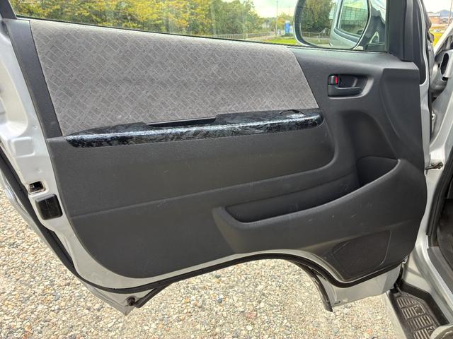 ハイエースバン ロングワイドスーパーＧＬ　ルーフエアコン　ベッド　車中泊仕様　アルミコンテナ６個　ＥＴＣ　ナビ　バックカメラ　内装ウッド仕上げ（45枚目）