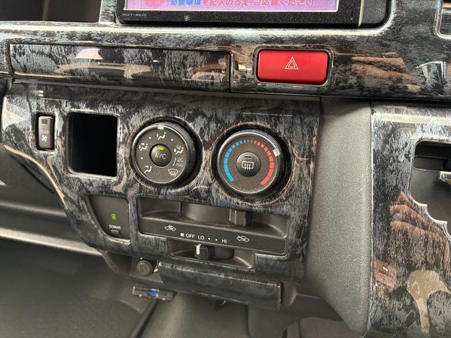 ハイエースバン ロングワイドスーパーＧＬ　ルーフエアコン　ベッド　車中泊仕様　アルミコンテナ６個　ＥＴＣ　ナビ　バックカメラ　内装ウッド仕上げ（48枚目）