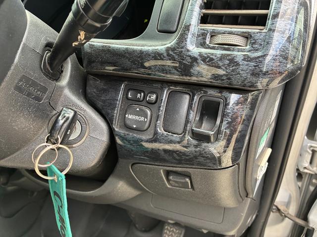 ハイエースバン ロングワイドスーパーＧＬ　ルーフエアコン　ベッド　車中泊仕様　アルミコンテナ６個　ＥＴＣ　ナビ　バックカメラ　内装ウッド仕上げ（51枚目）