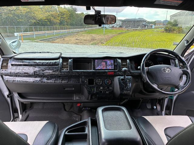 ハイエースバン ロングワイドスーパーＧＬ　ルーフエアコン　ベッド　車中泊仕様　アルミコンテナ６個　ＥＴＣ　ナビ　バックカメラ　内装ウッド仕上げ（52枚目）