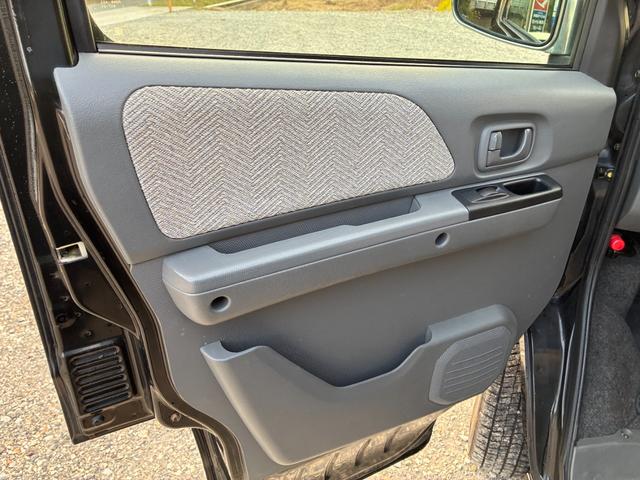 タウンボックス Ｍ２　三菱純正エアロ　ターボ　オートマ　エアコン　パワステ　パワーウィンド（13枚目）