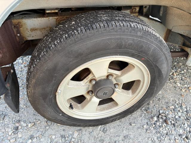 ジムニー ワイルドウインド　４ＷＤ　オートマ　エアコン　パワステ　ルーフキャリア　フォグランプ（11枚目）